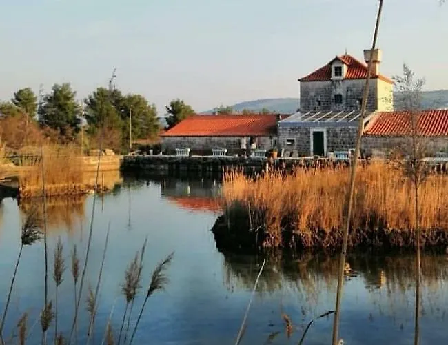 Little Marijeta Apartmán *