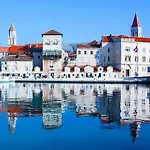Apartment Little Marijeta Trogir